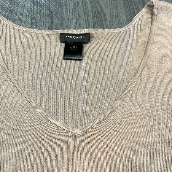 Ann Taylor Short Sleeved Sweater, Brown - Women’s Size M - Picture 4 of 5